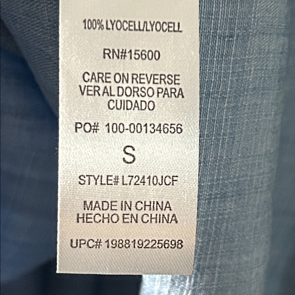 Wit & Wisdom New Light Blue Chambray Ruffled V-Cut Sleeveless Denim-Style Top - Picture 8 of 10